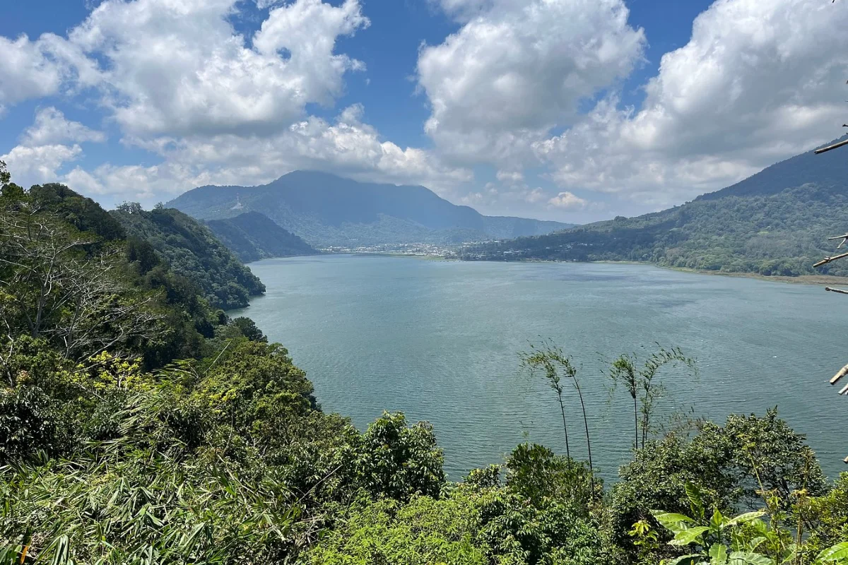Wanagiri Hidden Hill overlooking Bali's twin lakes