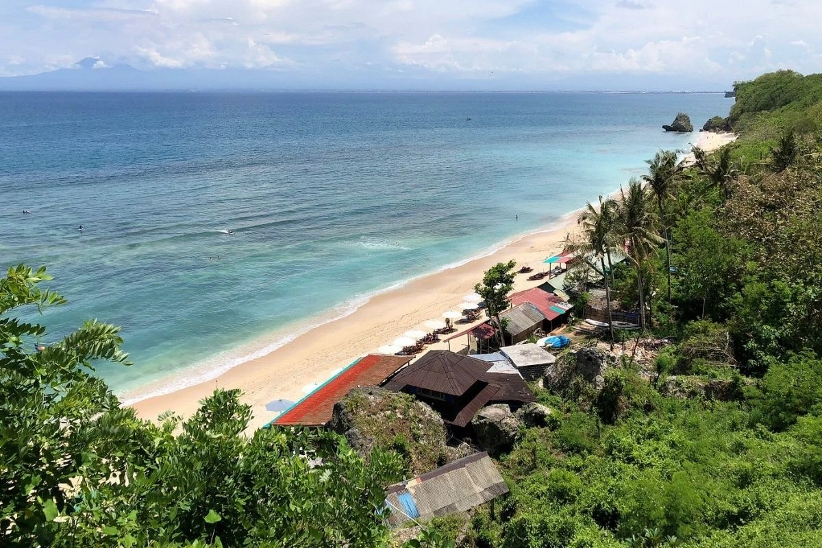 Thomas Beach in Uluwatu Bali