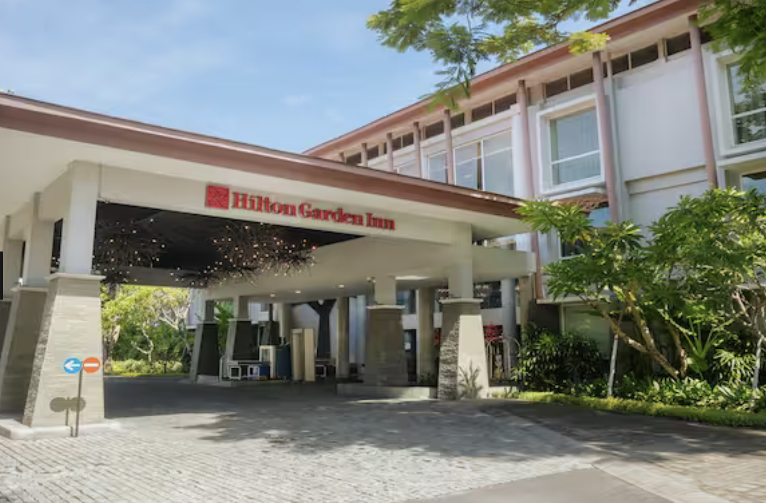 Hilton Garden Inn Bali Ngurah Rai Airport hotel pool
