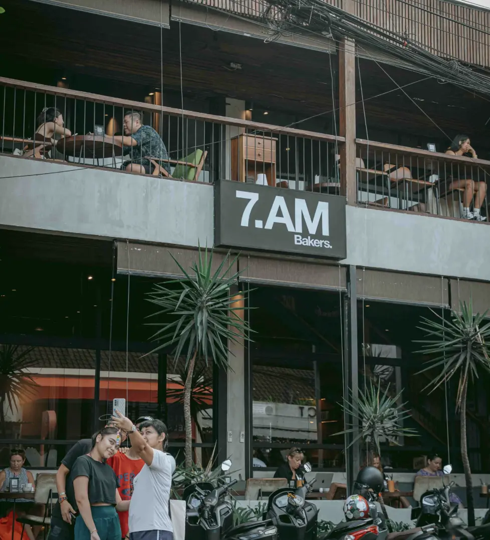 7AM Bakers Club Canggu pastries and coffee breakfast