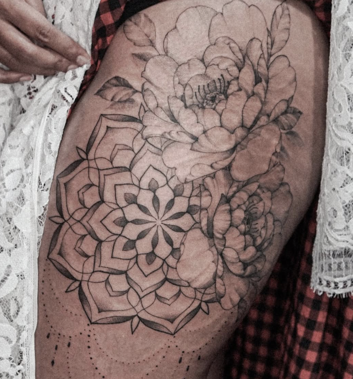 Tutrida Bali fine line tattoo artist design